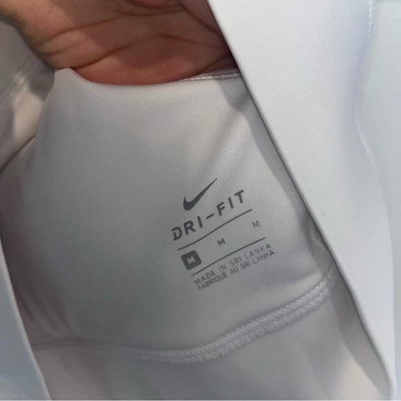 NWOT Nike Womens Dri-FIT Sports Bra Swoosh Removable Padding in White M Medium - Picture 4 of 4